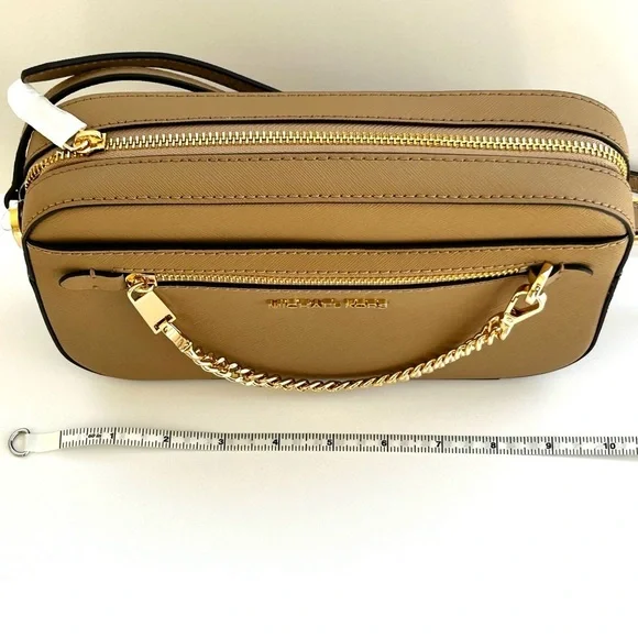 🌸NWT Michael Kors Jet Set Large Camel Crossbody With Chain - Picture 8 of 13